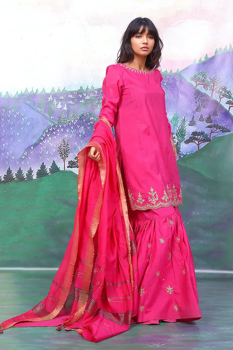 Aik Rang Ghulabi Suit
