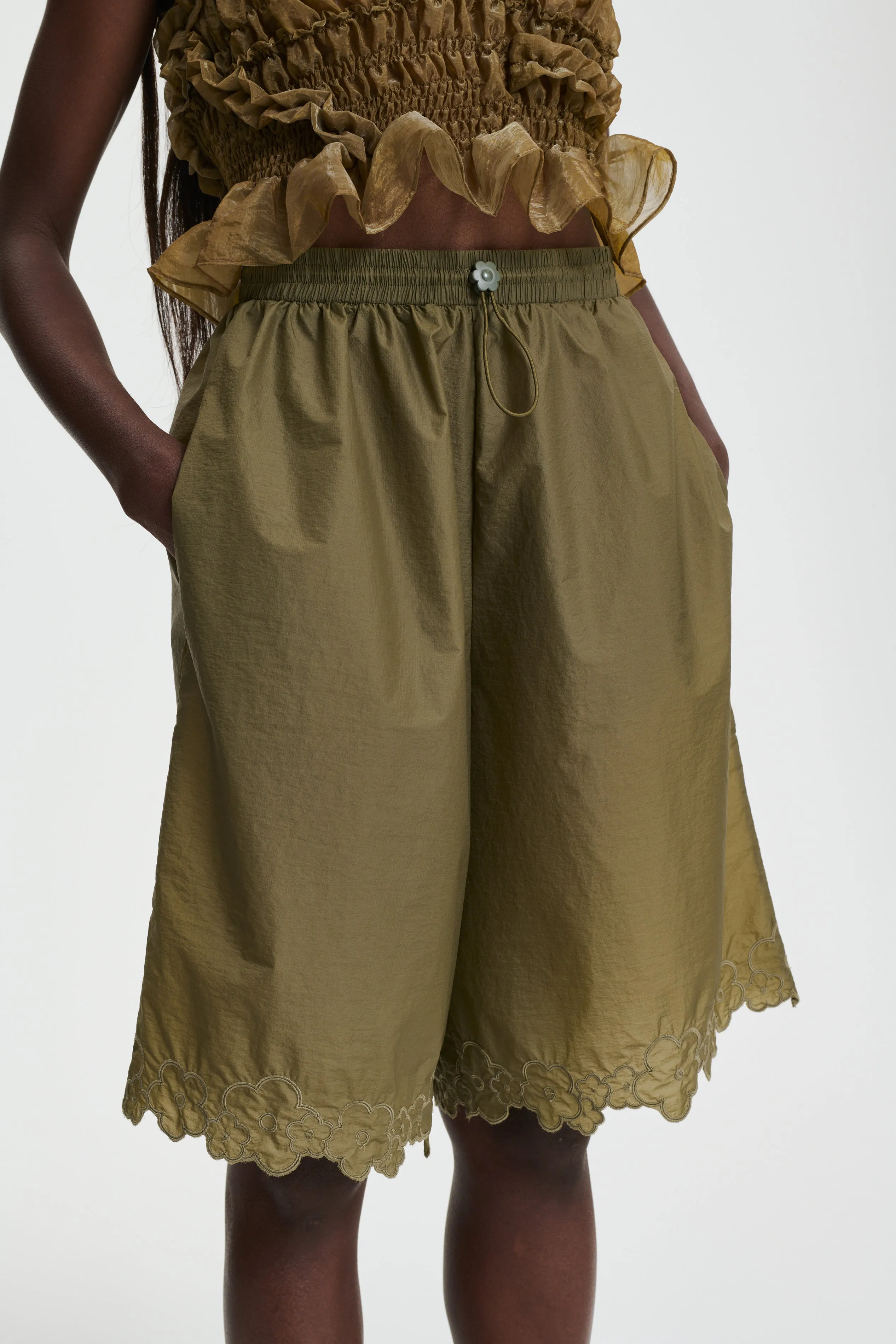 ARYA | SHORTS EMBROIDERED RIPSTOP OLIVE