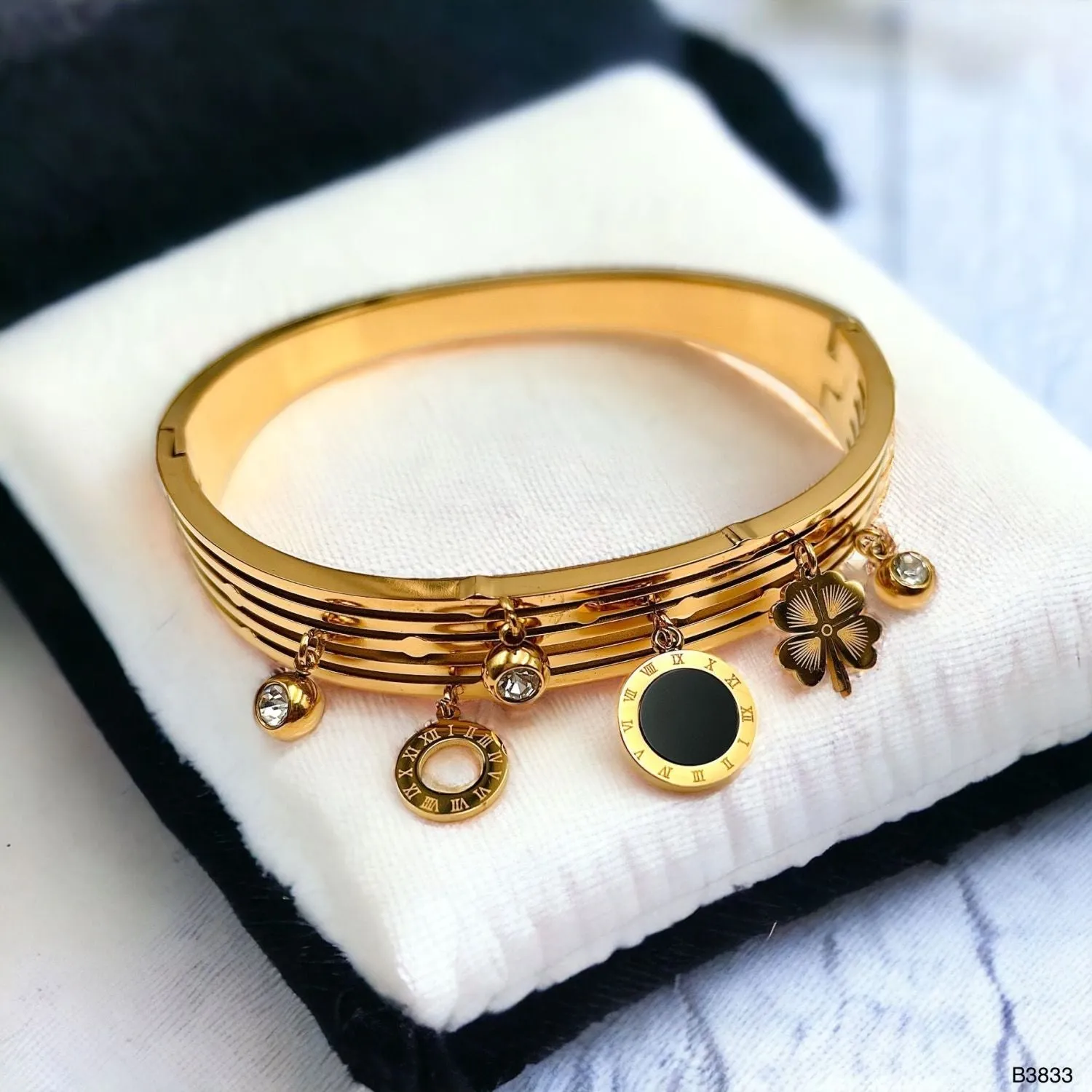 Black Roman Clover Layered 18K Gold Anti Tarnish Stainless Steel Openable Kada Bangle For Women