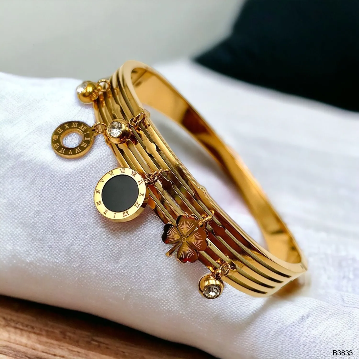 Black Roman Clover Layered 18K Gold Anti Tarnish Stainless Steel Openable Kada Bangle For Women