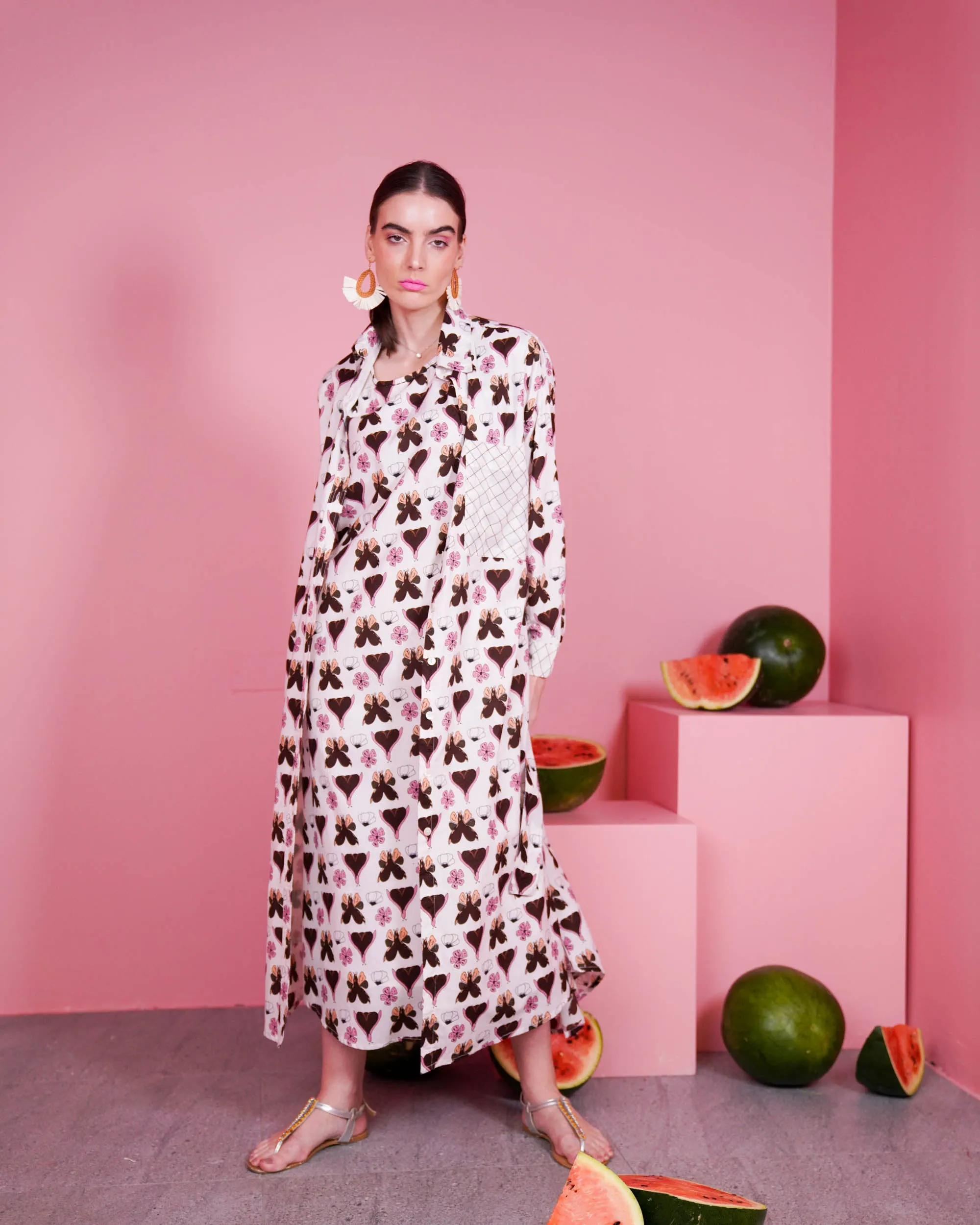 Collar Style with embroidered pocket and waist belted long sleeves with cuff embroidered cotton kaftan 2598 - قفطان