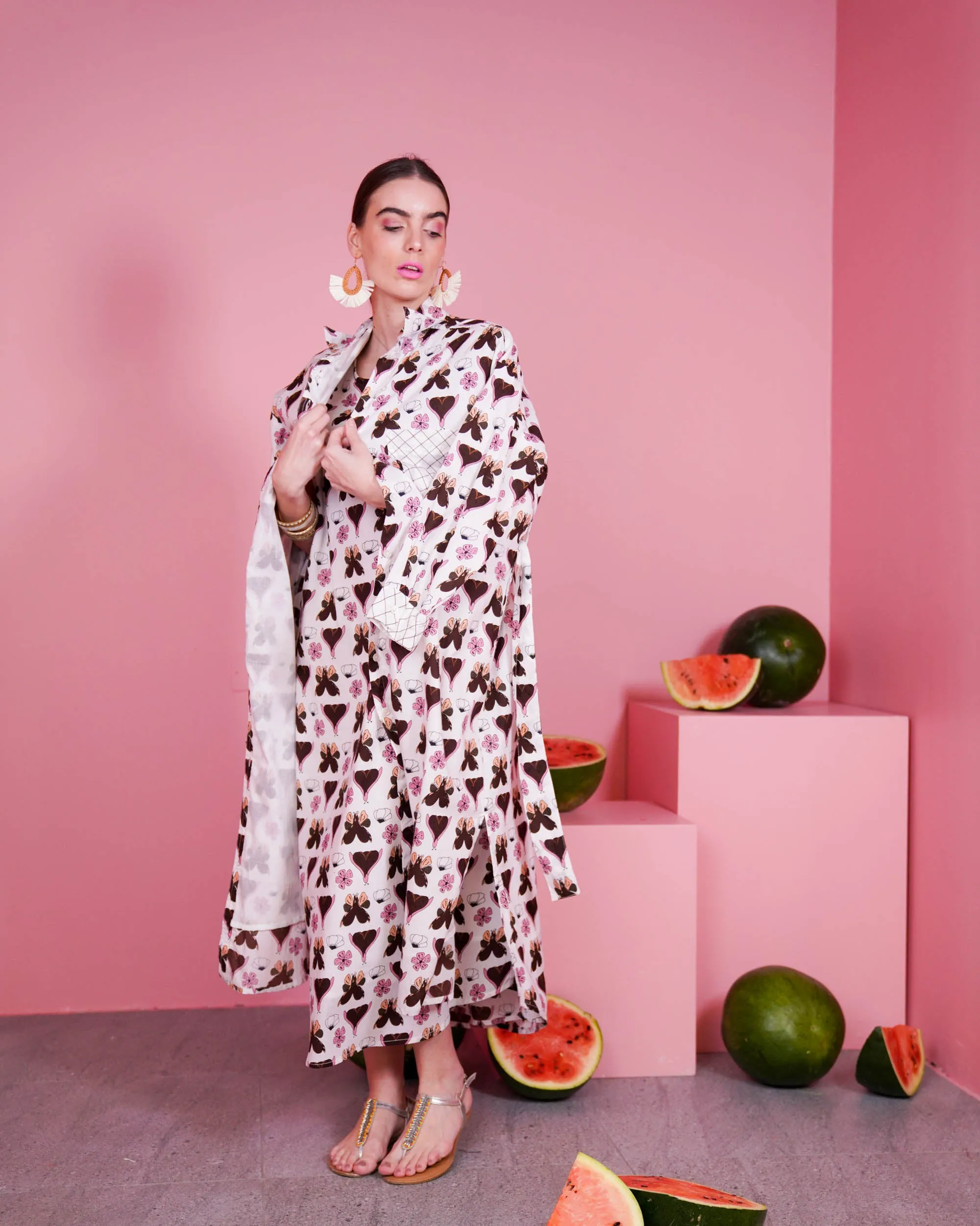 Collar Style with embroidered pocket and waist belted long sleeves with cuff embroidered cotton kaftan 2598 - قفطان