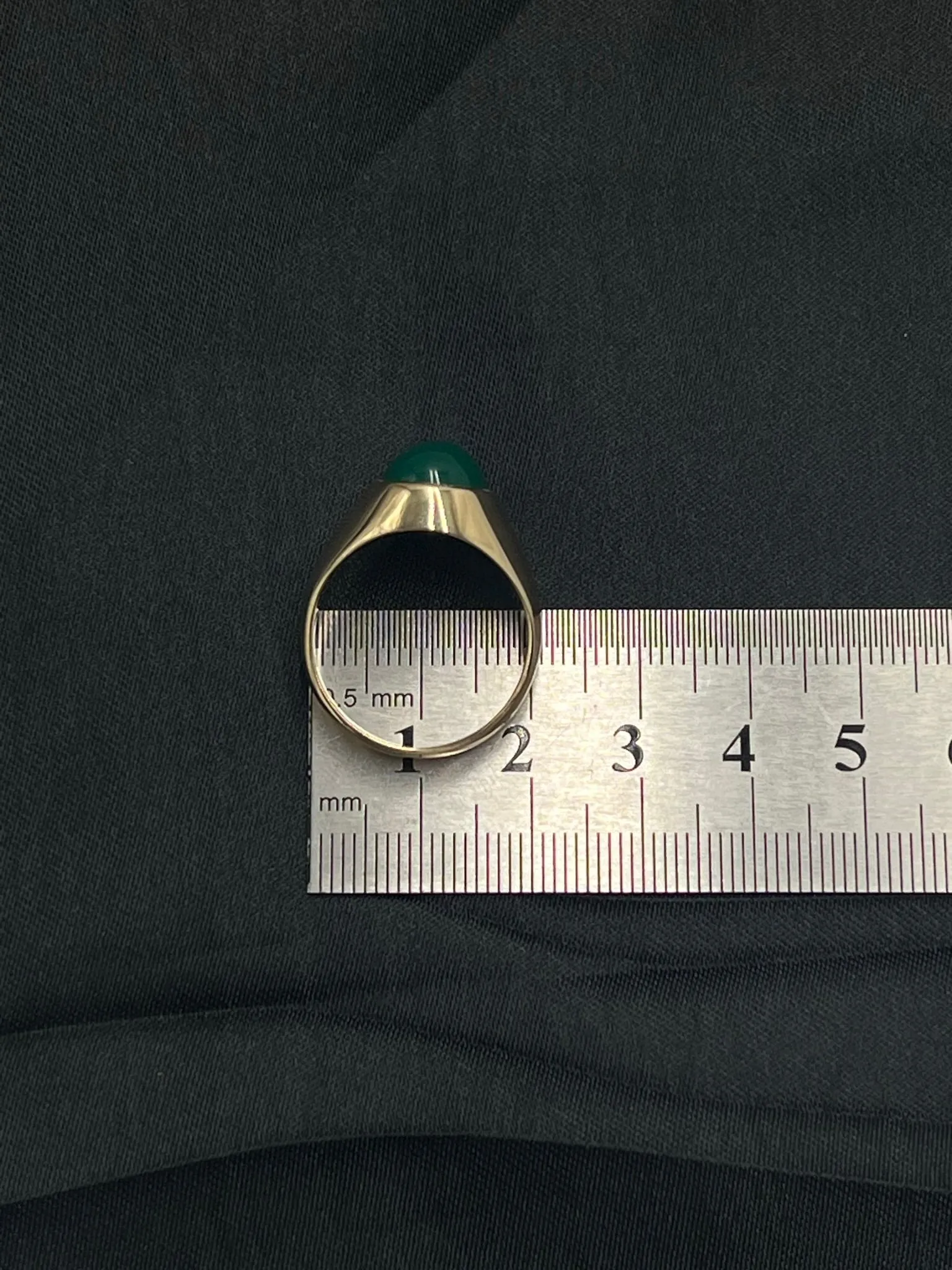 Exclusive 9ct Yellow Gold Agate Men's Ring: The Pinnacle of Elegance