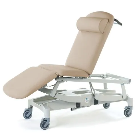 SEERS INNOVATION DELUXE 3 SECTION TREATMENT COUCH