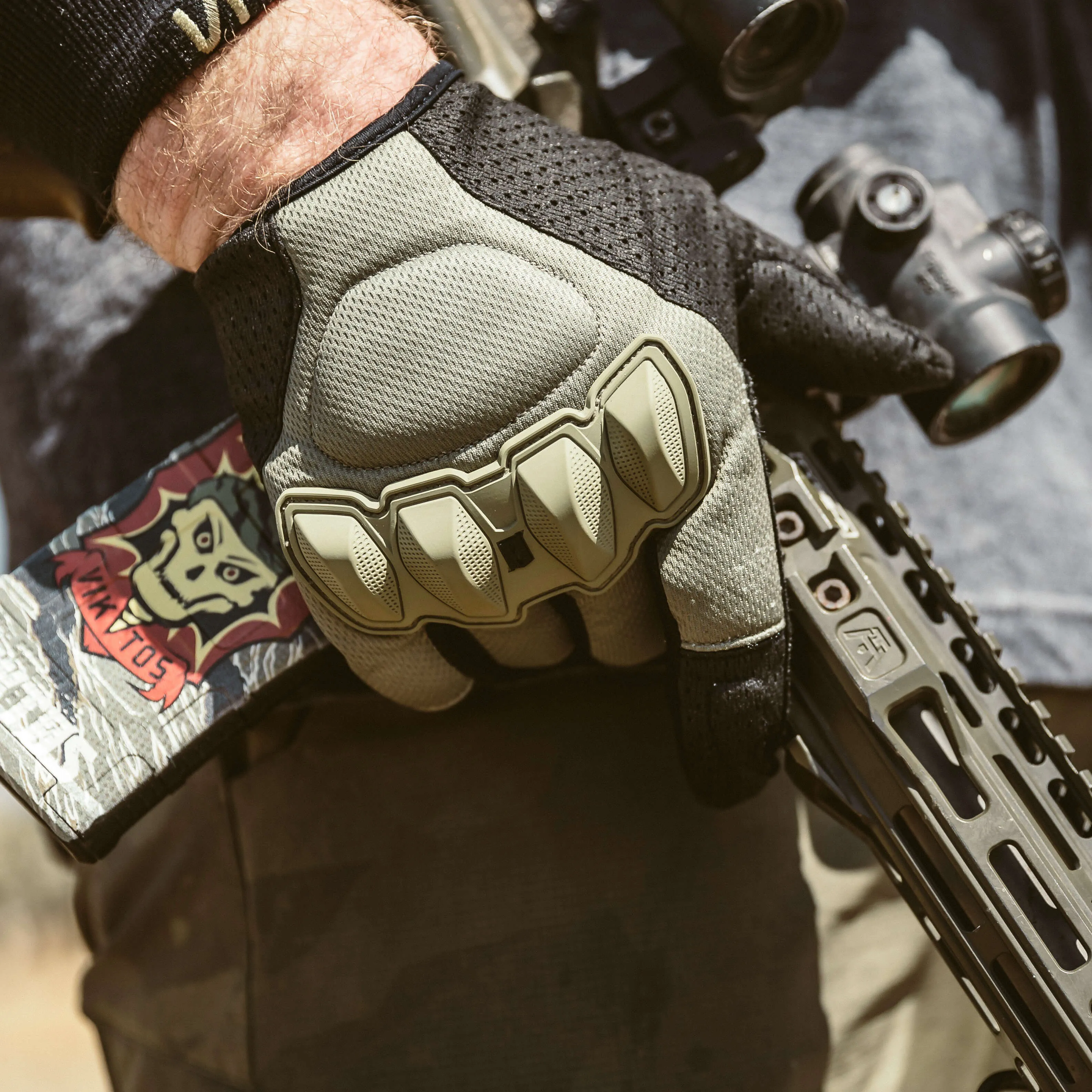 Wartorn Vented Glove